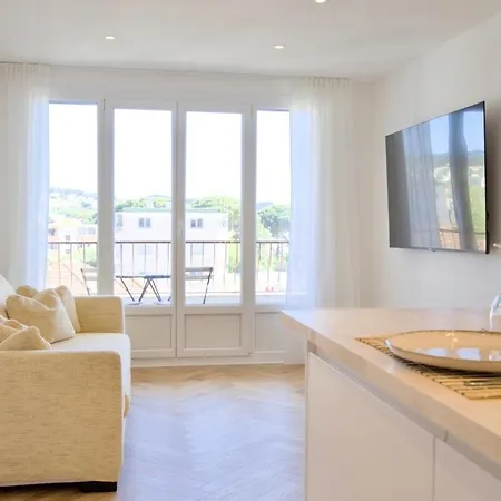 The Break Apartment *